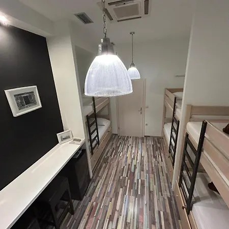Boutique Square Hostel *