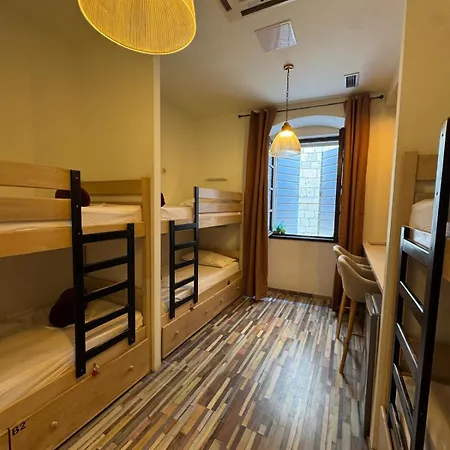 Hostel Boutique Square